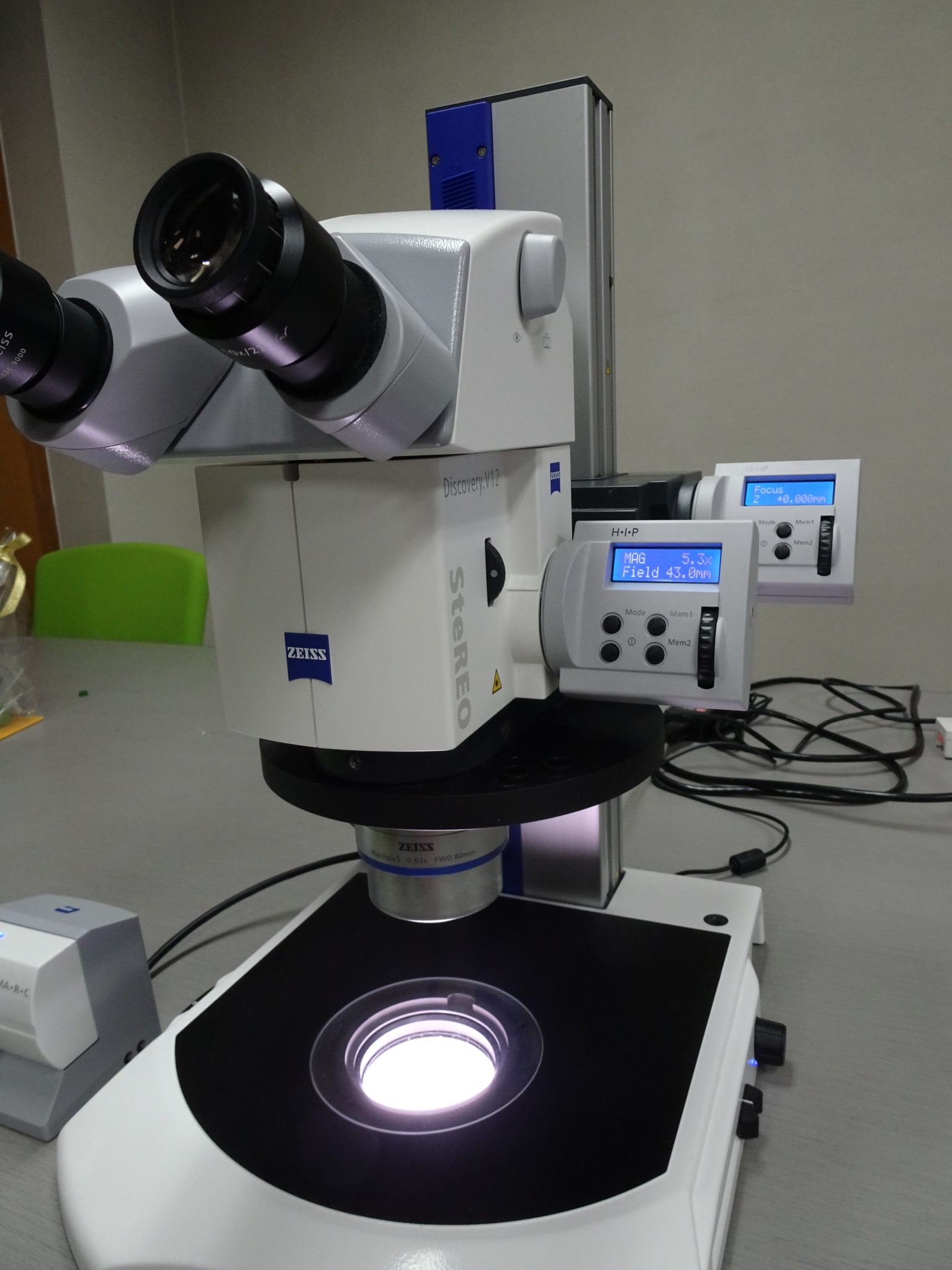 ZEISS SteREO Discovery.V20 / V12 / V8/実体蛍光顕微鏡/72万8400円(税別・送料別途)