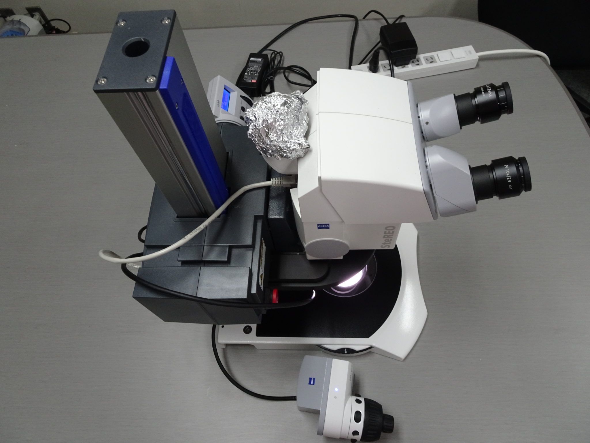 ZEISS SteREO Discovery.V20 / V12 / V8/実体蛍光顕微鏡/72万8400円(税別・送料別途)