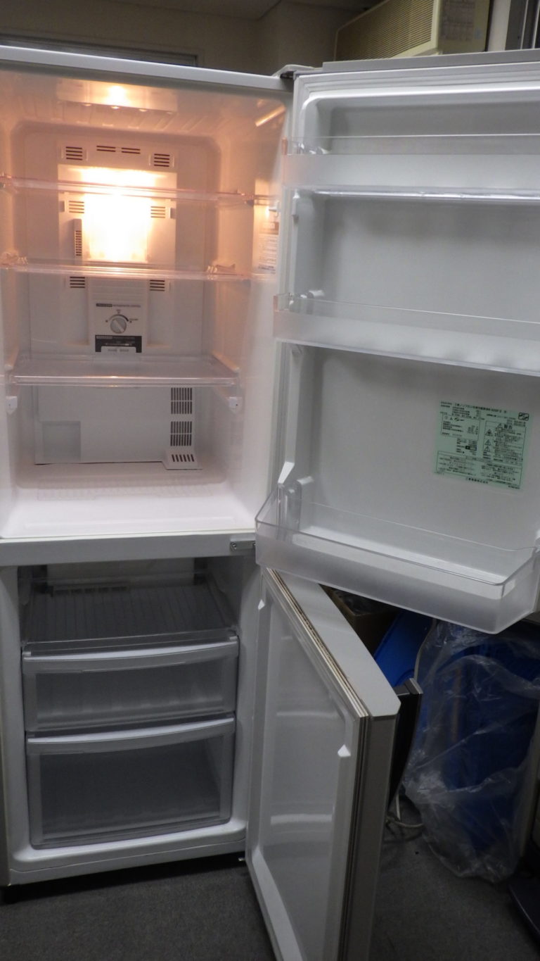 冷蔵庫】三菱ノンフロン冷凍冷蔵庫2011年製 - キッチン家電