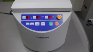 KUBOTA/2800/ 卓上冷却遠心機 / ローター+1.5ml/2.0ml ×48本バケット