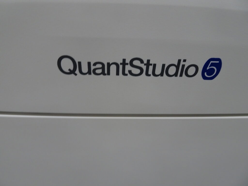 ABI/QS596/QuantStudio5￥4,197,050(税込み・送料別）